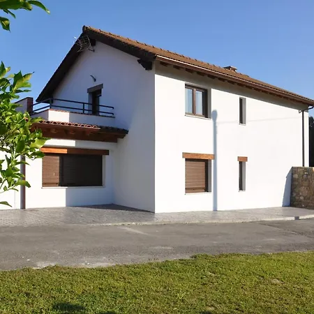 Holiday home Mazarredonda *